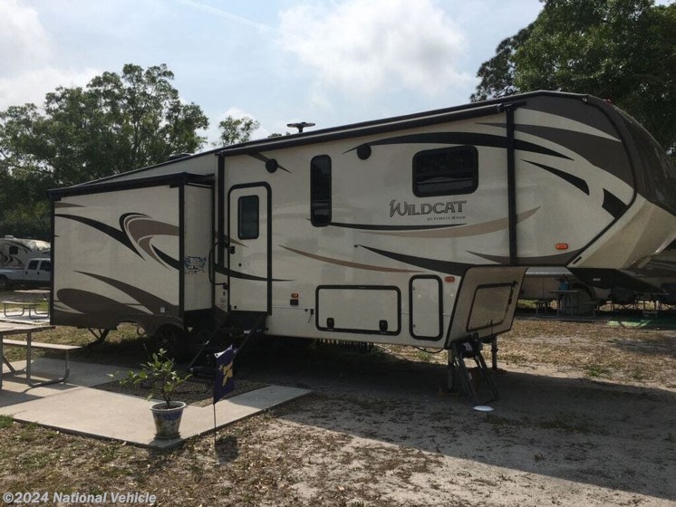 Used 2019 Forest River Wildcat Maxx 29RLX available in Largo, Florida