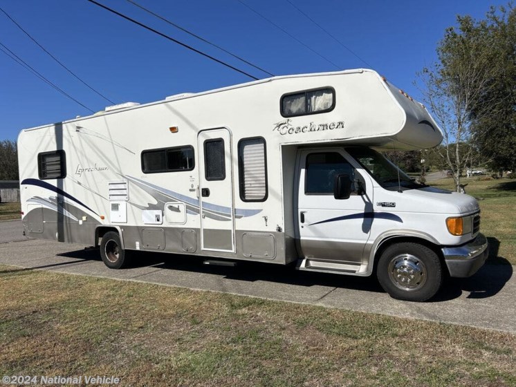 Used 2004 Coachmen Leprechaun Deluxe/Premier 314SS available in Nolensville, Tennessee