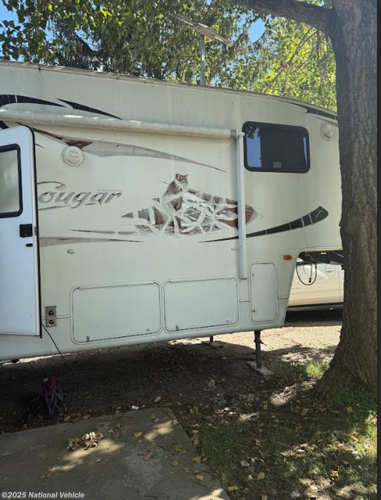 2011 Keystone Cougar 326MKS - Used Fifth Wheel For Sale by National Vehicle in Clear Lake, Iowa