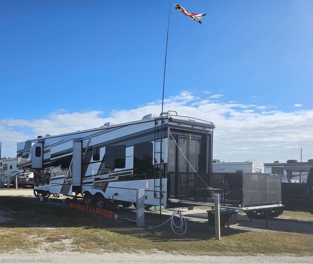 2024 Keystone Fuzion 373 - Used Fifth Wheel For Sale by National Vehicle in Halethorpe, Maryland