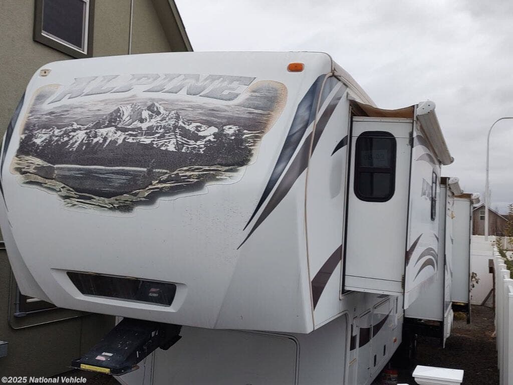2013 Keystone Alpine 3555RL - Used Fifth Wheel For Sale by National Vehicle in Yakima, Washington