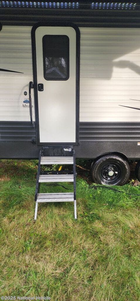 2021 Keystone Hideout Luxury 29DFS - Used Travel Trailer For Sale by National Vehicle in Atlanta, Michigan