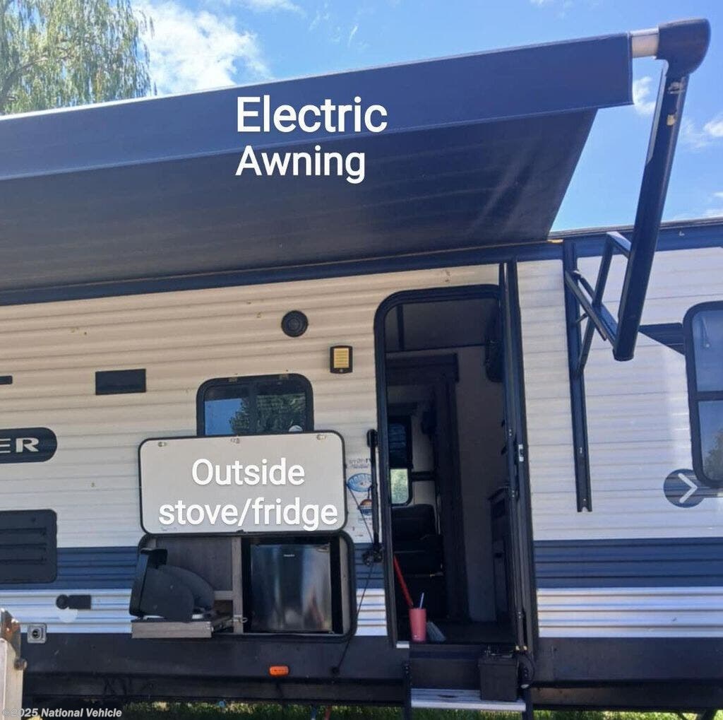 2021 CrossRoads Zinger 320FB - Used Travel Trailer For Sale by National Vehicle in Blackfoot, Idaho