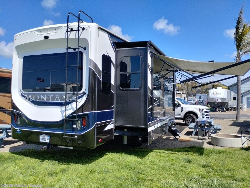2022 Keystone Montana Legacy Edition 3121RL - Used Fifth Wheel For Sale by National Vehicle in Ripon, California
