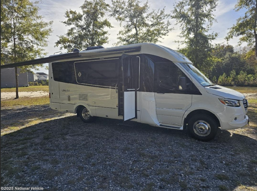 2021 Unity U24MB by Leisure Travel from National Vehicle in Ludowici, Georgia