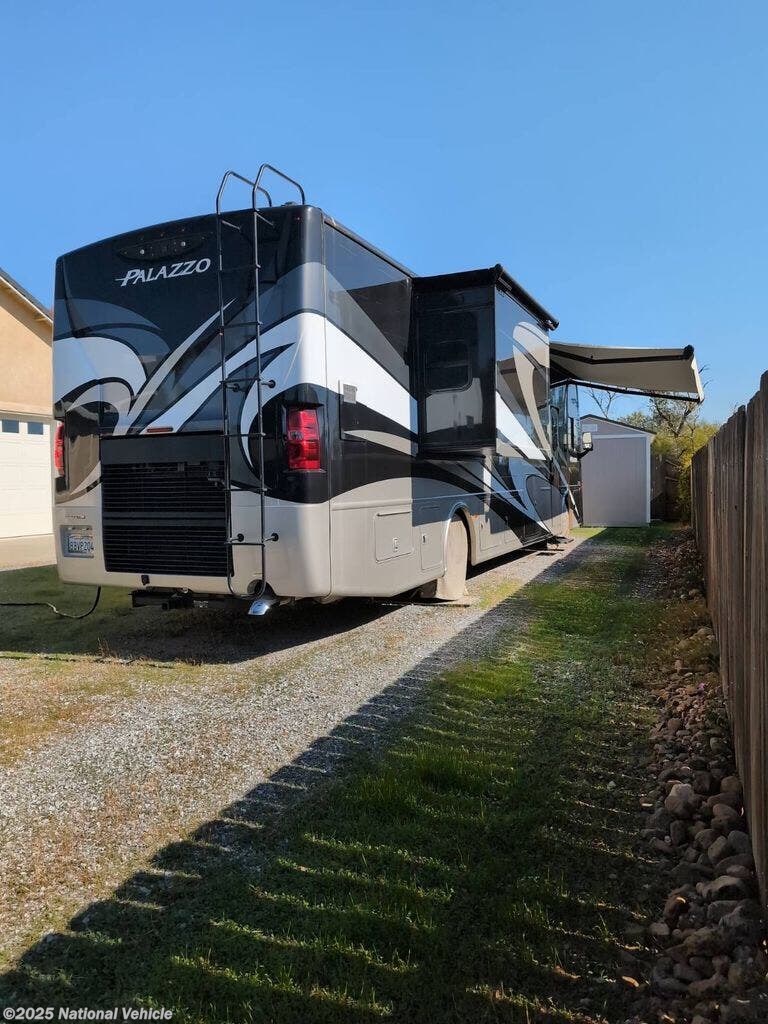 2018 Thor Motor Coach Palazzo 36.3 - Used Class A For Sale by National Vehicle in Cottonwood, California