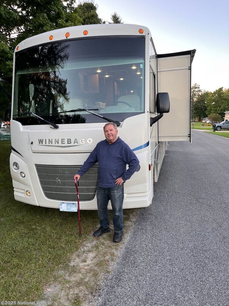 2017 Vista 32YE by Winnebago from National Vehicle in Crystal River, Florida