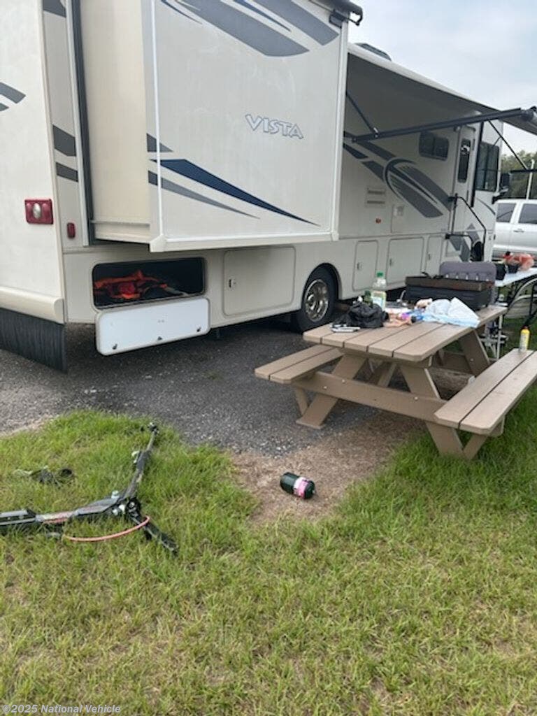 Used 2017 Winnebago Vista 32YE available in Crystal River, Florida