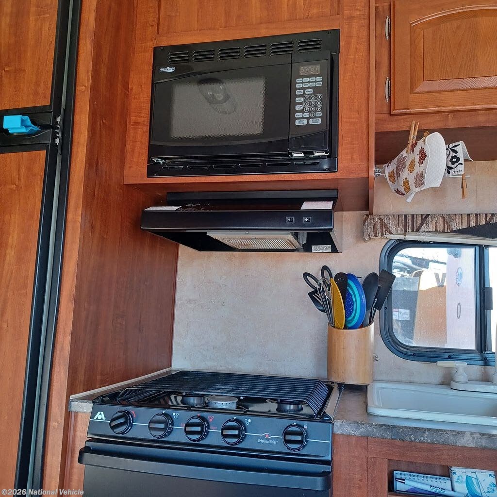 Used 2011 Jayco Jay Flight 26BH available in Loveland, Colorado