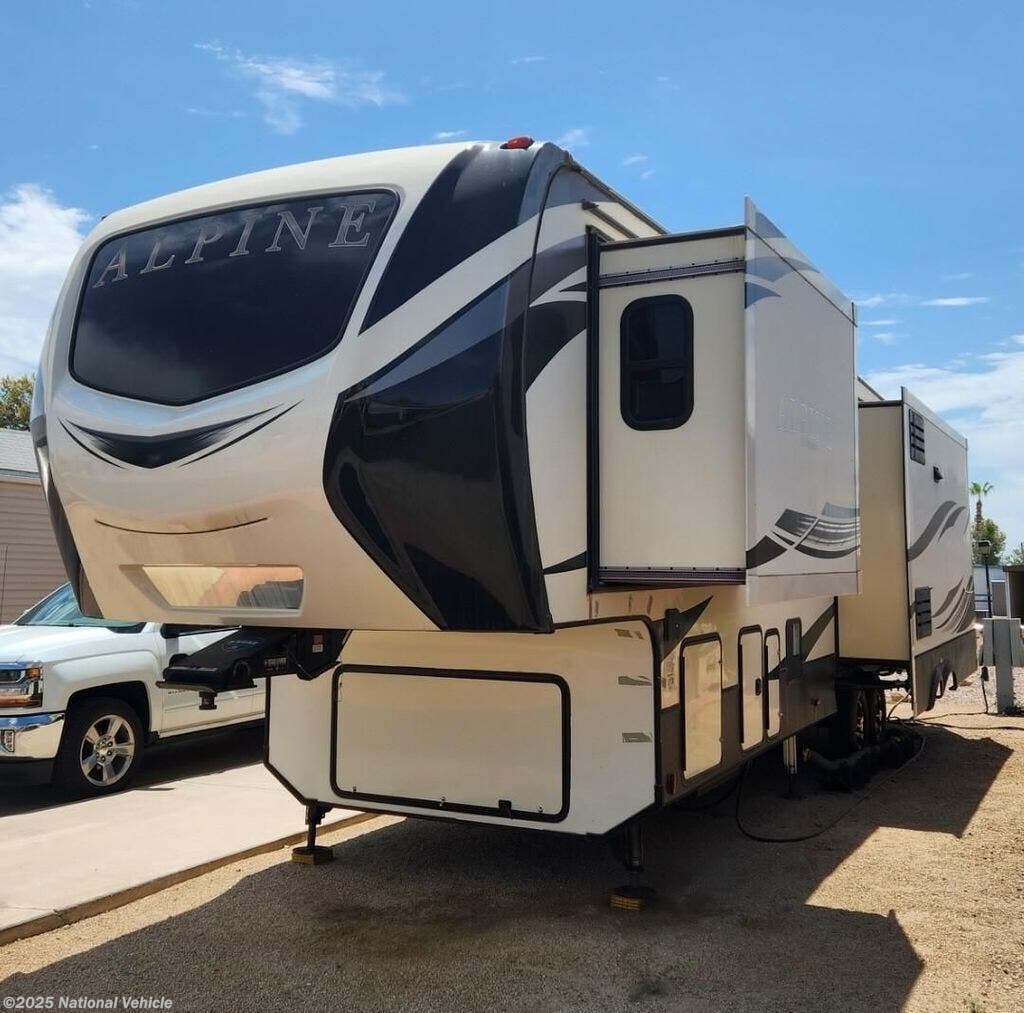 2019 Keystone Alpine 3650RL - Used Fifth Wheel For Sale by National Vehicle in sun city, Arizona