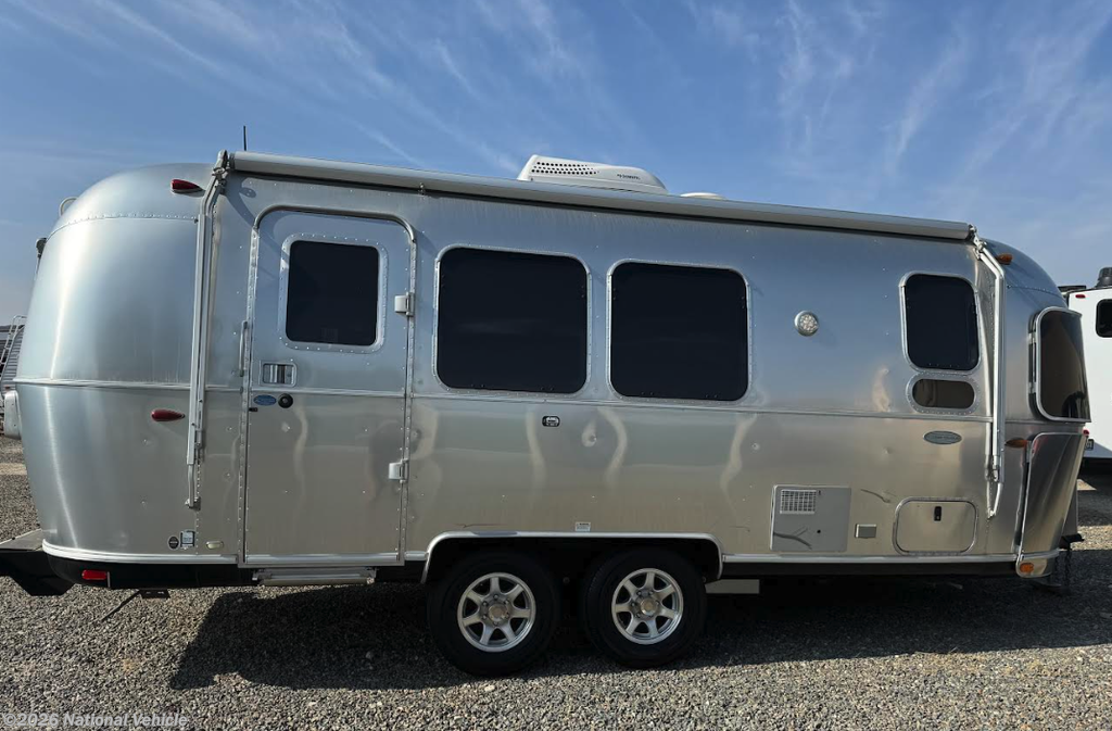 2018 Airstream Flying Cloud 23FB Queen - Used Travel Trailer For Sale by National Vehicle in Lake Arrowhead, California