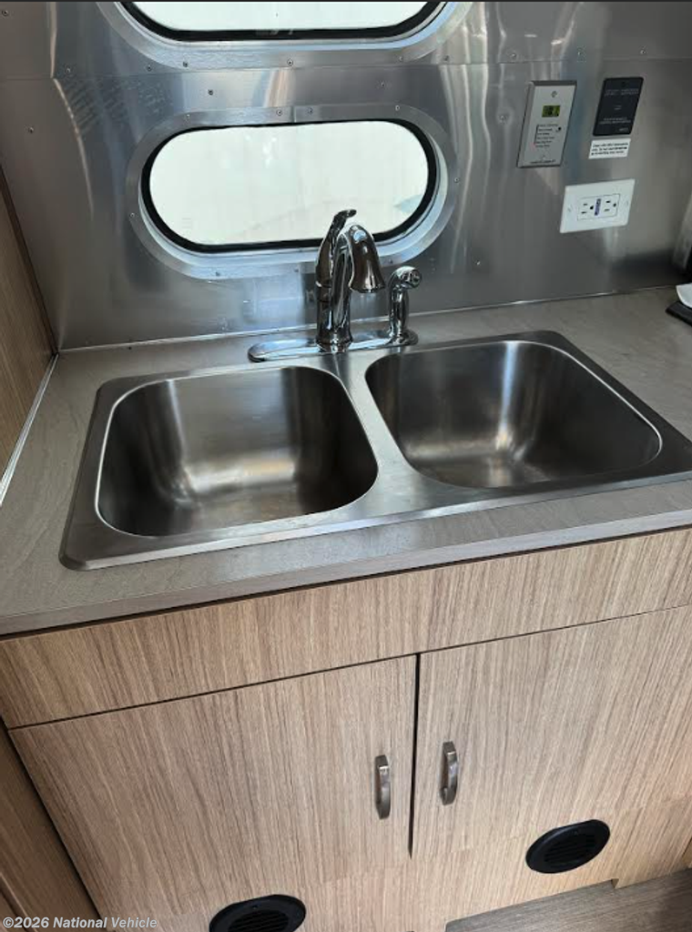 Used 2018 Airstream Flying Cloud 23FB Queen available in Lake Arrowhead, California