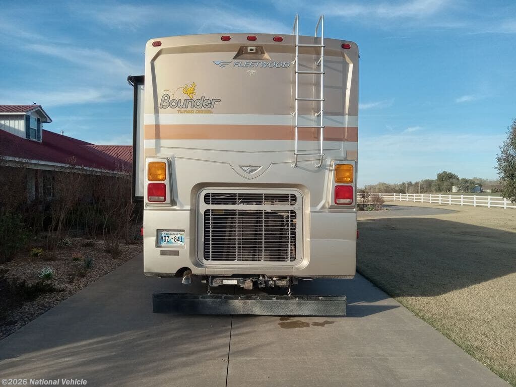 2006 Fleetwood Bounder 38N - Used Class A For Sale by National Vehicle in Verden, Oklahoma