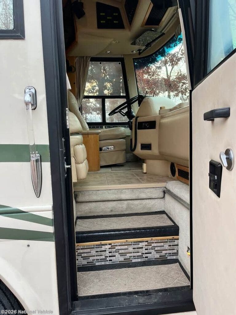 2000 Affinity 455hp-Caterpillar 42' Double Slide by Country Coach from National Vehicle in Jackson, Ohio