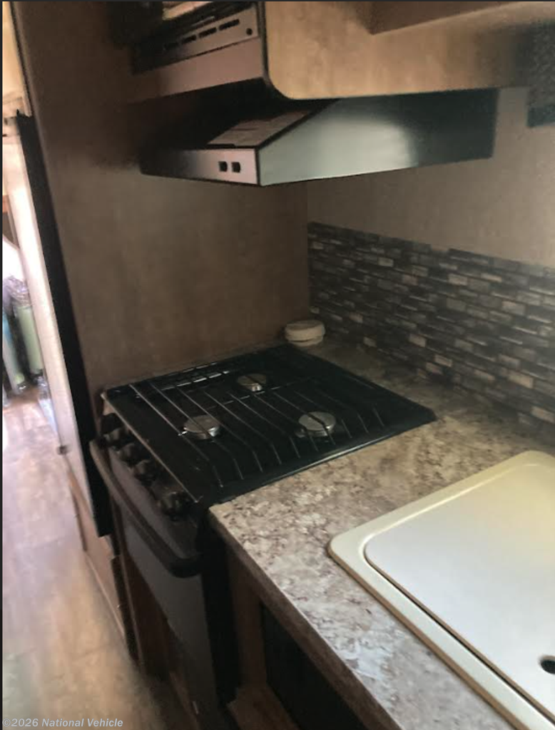 2017 Launch Ultra Lite 24RLS by Starcraft from National Vehicle in Cuero, Texas