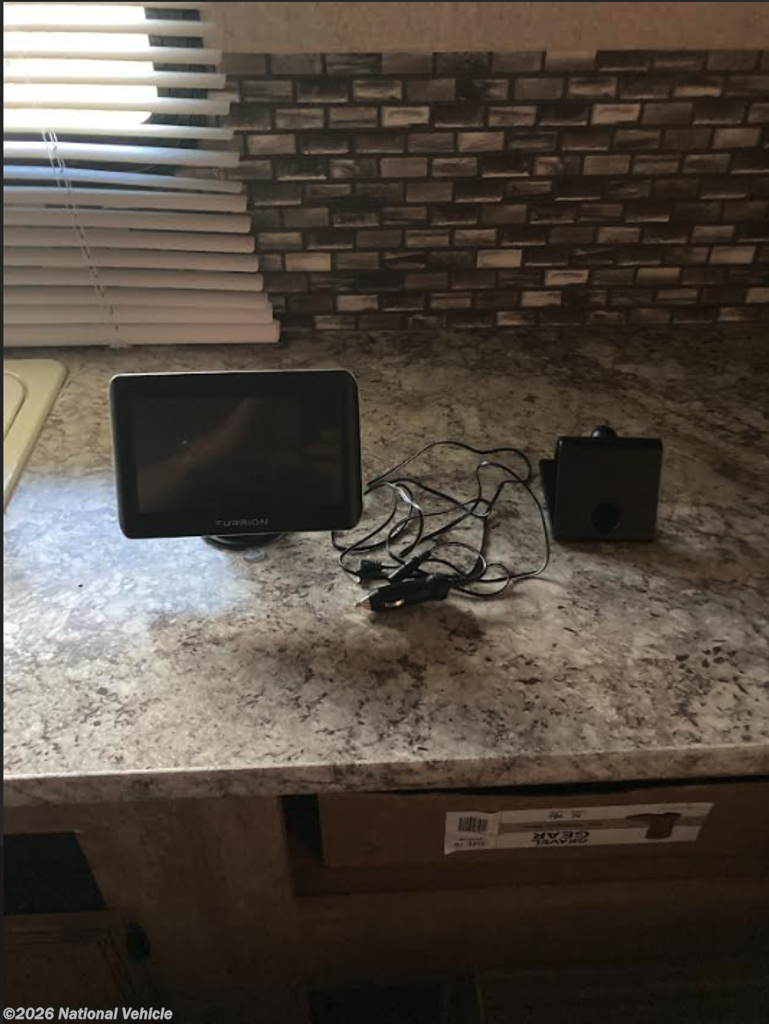 Used 2017 Starcraft Launch Ultra Lite 24RLS available in Cuero, Texas