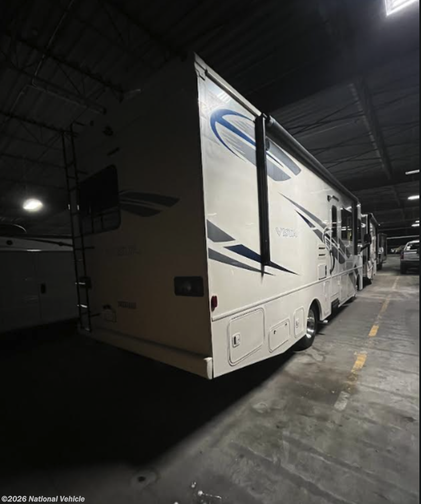 2018 Vista 27PE by Winnebago from National Vehicle in Napa, California