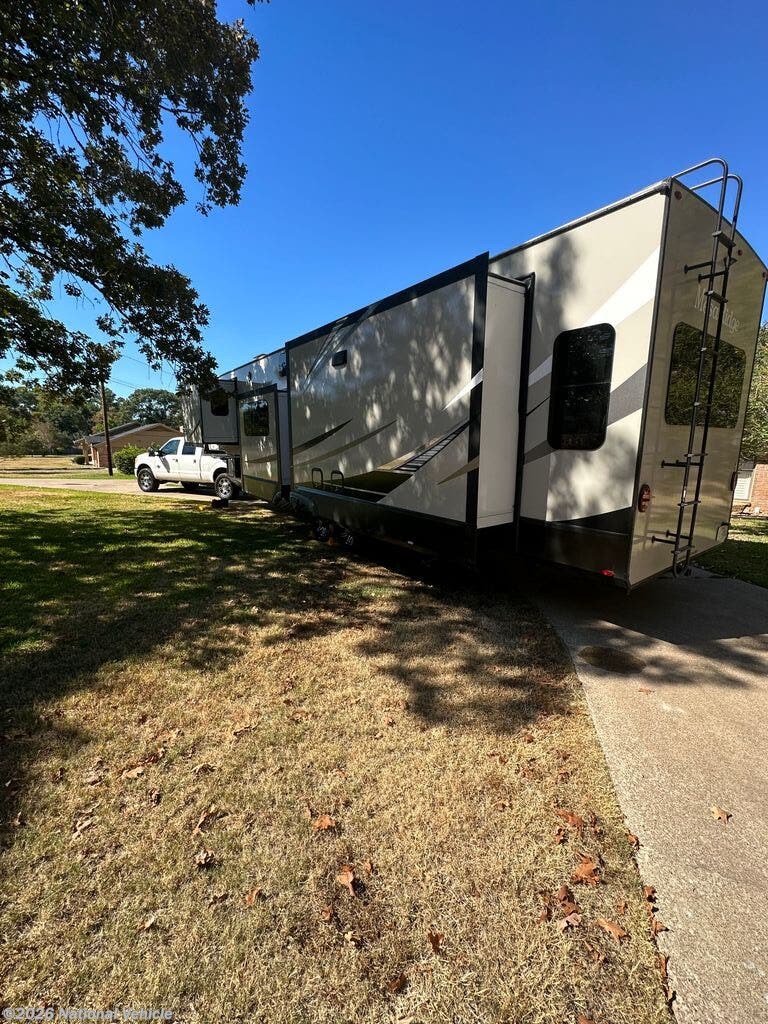 2021 Highland Ridge Mesa Ridge 371MBH - Used Fifth Wheel For Sale by National Vehicle in Spring Branch, Texas