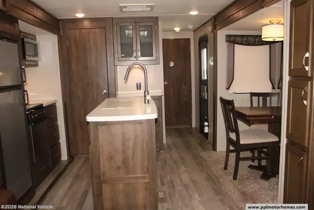 Used 2019 Dutchmen Aerolite 3303RL available in Hallettsville, Texas