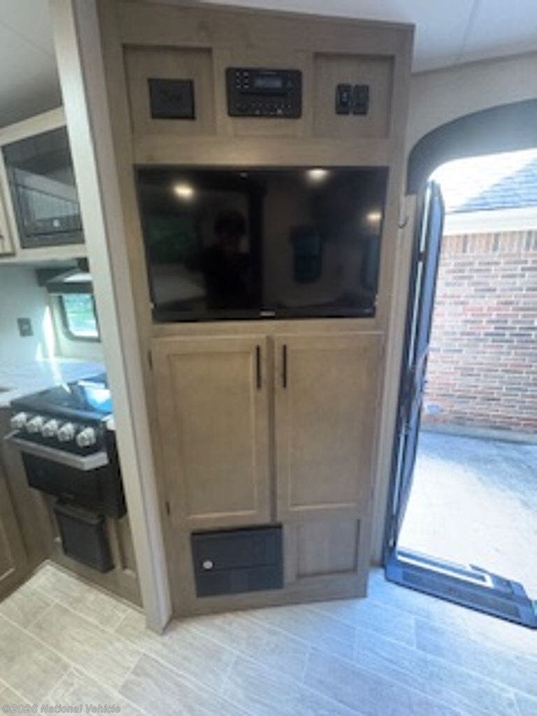 Used 2021 Venture Sonic SN231VRL available in Richmond, Texas