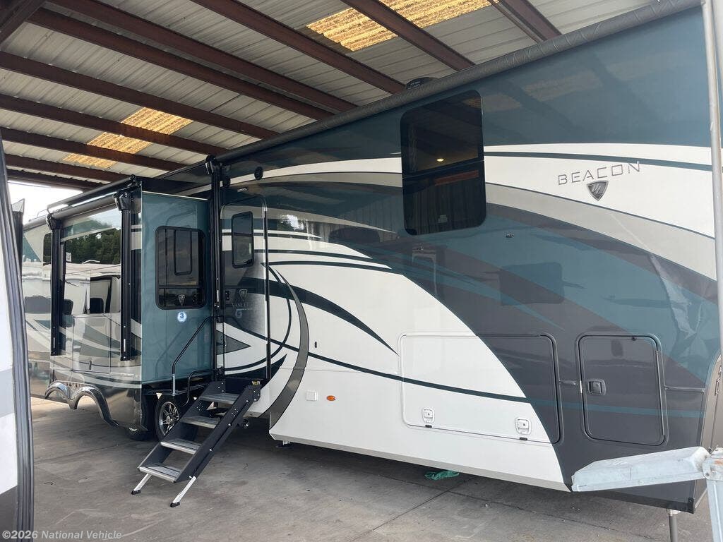 2022 Vanleigh Beacon 41LKB - Used Fifth Wheel For Sale by National Vehicle in Farmersville, Texas