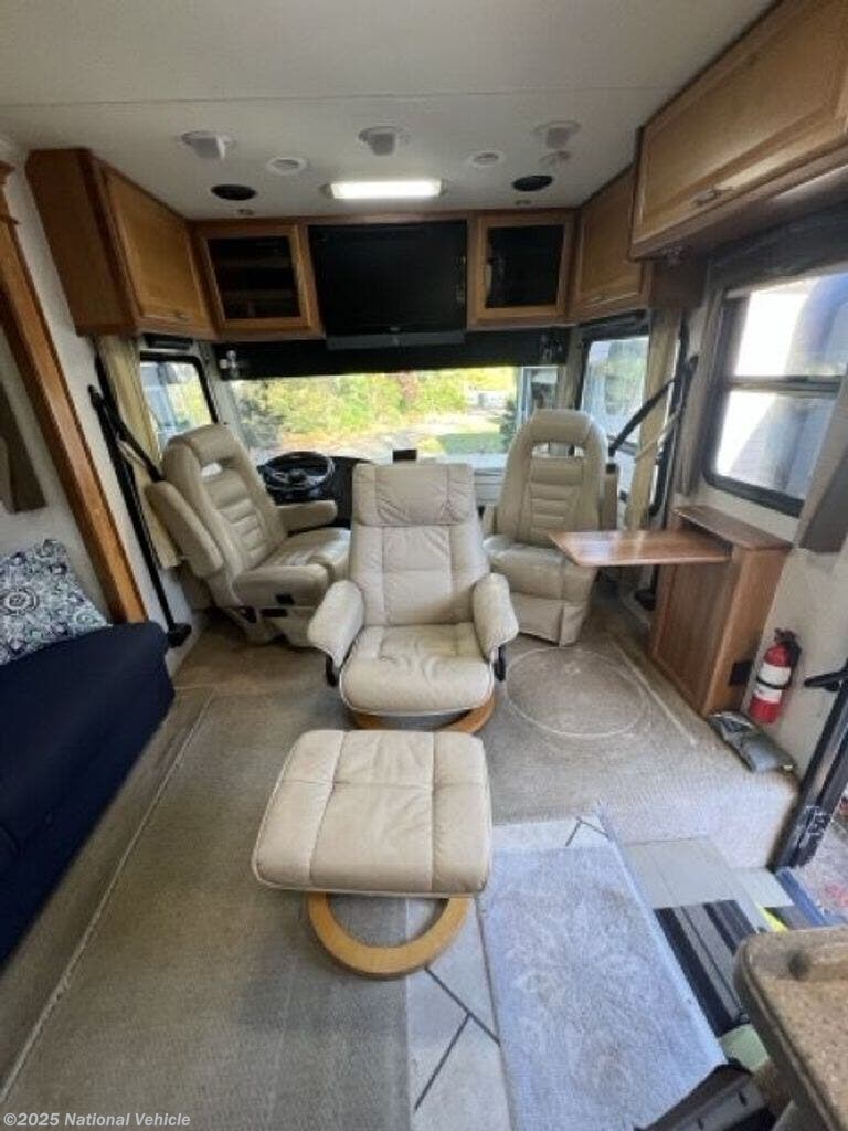 Used 2008 National RV Dolphin 5320 available in Wading River, New York