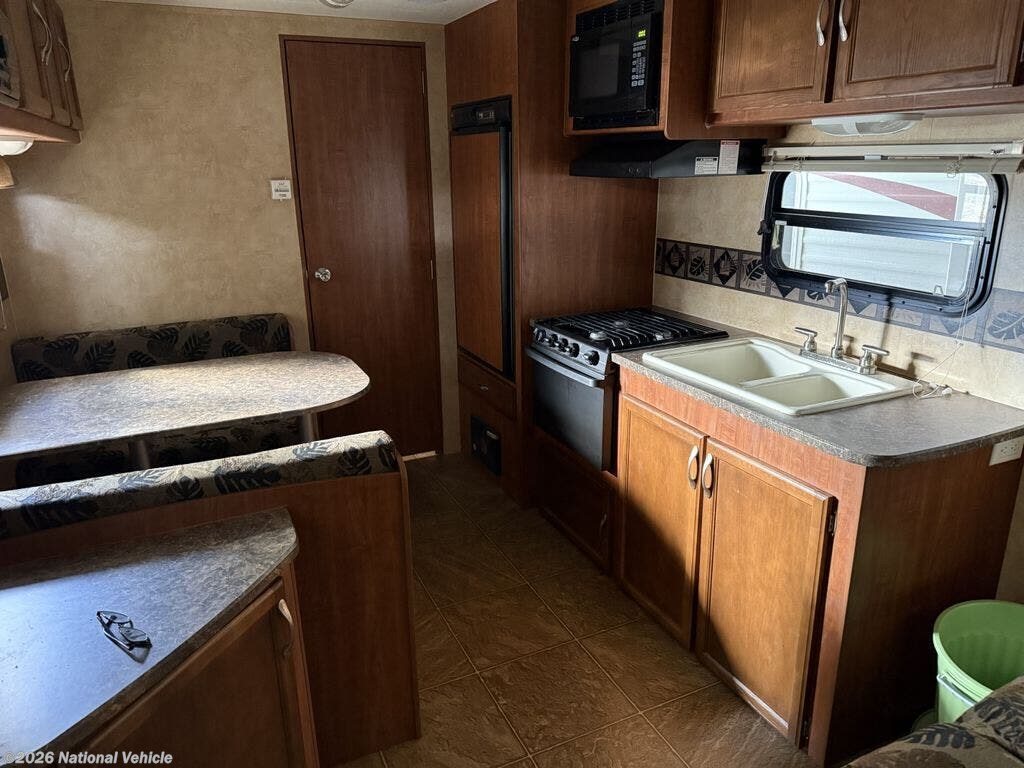 Used 2011 Jayco Jay Feather Sport 221 available in Dayton, Ohio