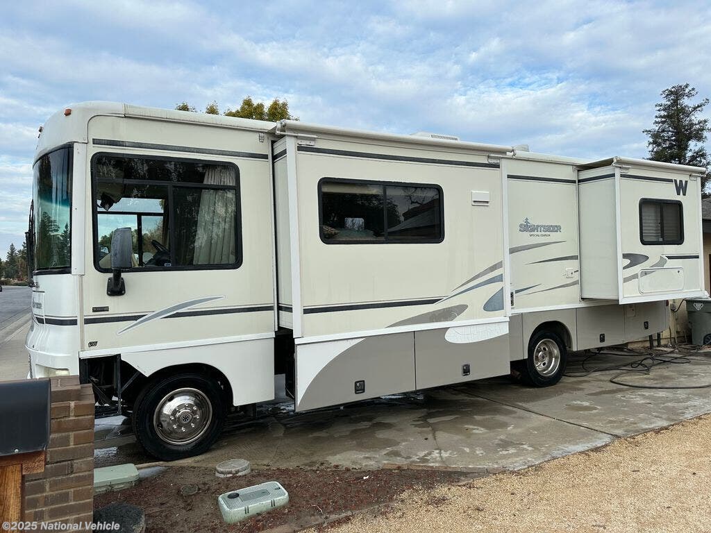 2005 Winnebago Sightseer 29R - Used Class A For Sale by National Vehicle in Bakersfield, California