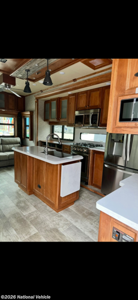 2023 Beacon 34RLB by Vanleigh from National Vehicle in Eastman, Georgia