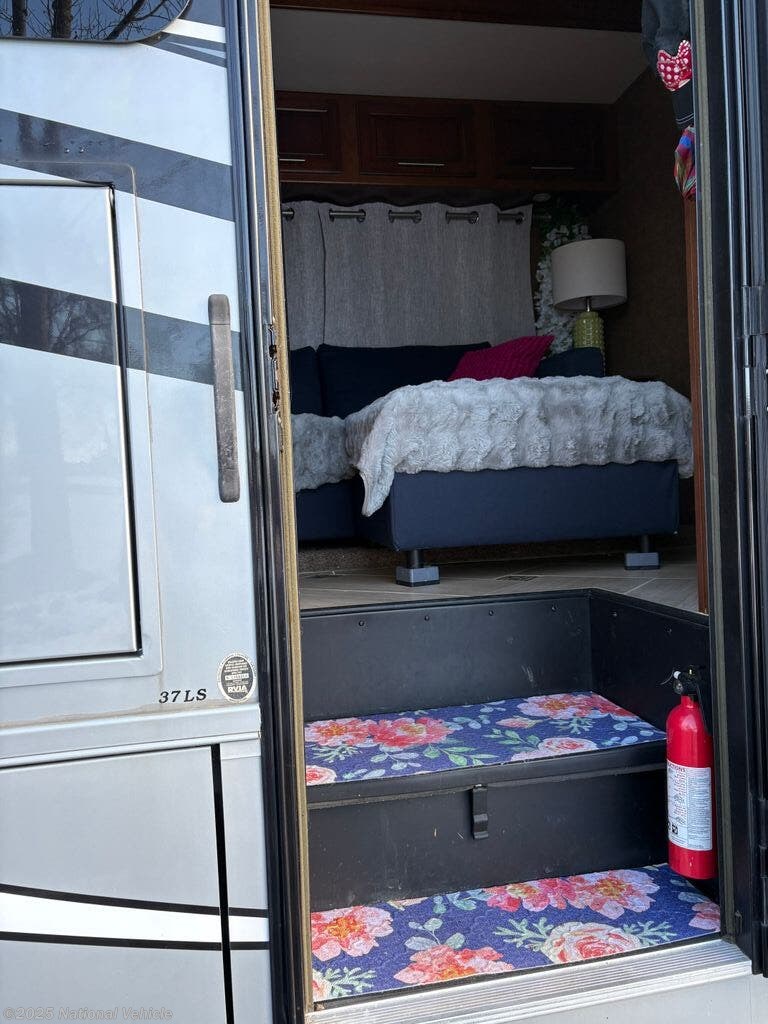 2015 Encounter 37LS by Coachmen from National Vehicle in Greenville, Pennsylvania
