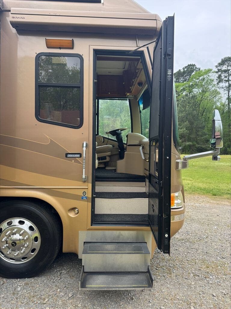 Used 2006 Monaco RV Signature Castle IV available in Alexander, Arkansas
