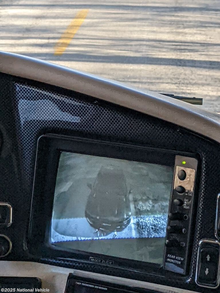 2004 Expedition 37U by Fleetwood from National Vehicle in Mount Pleasant, Michigan