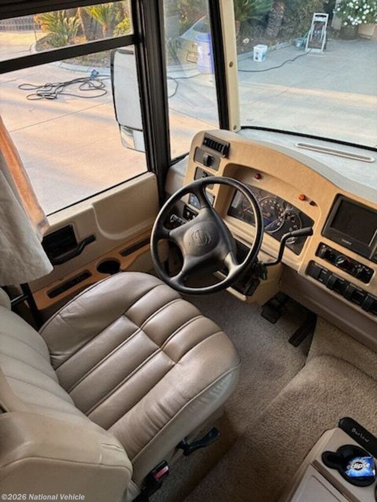 Used 2005 Itasca Sunrise 33V available in Redlands, California