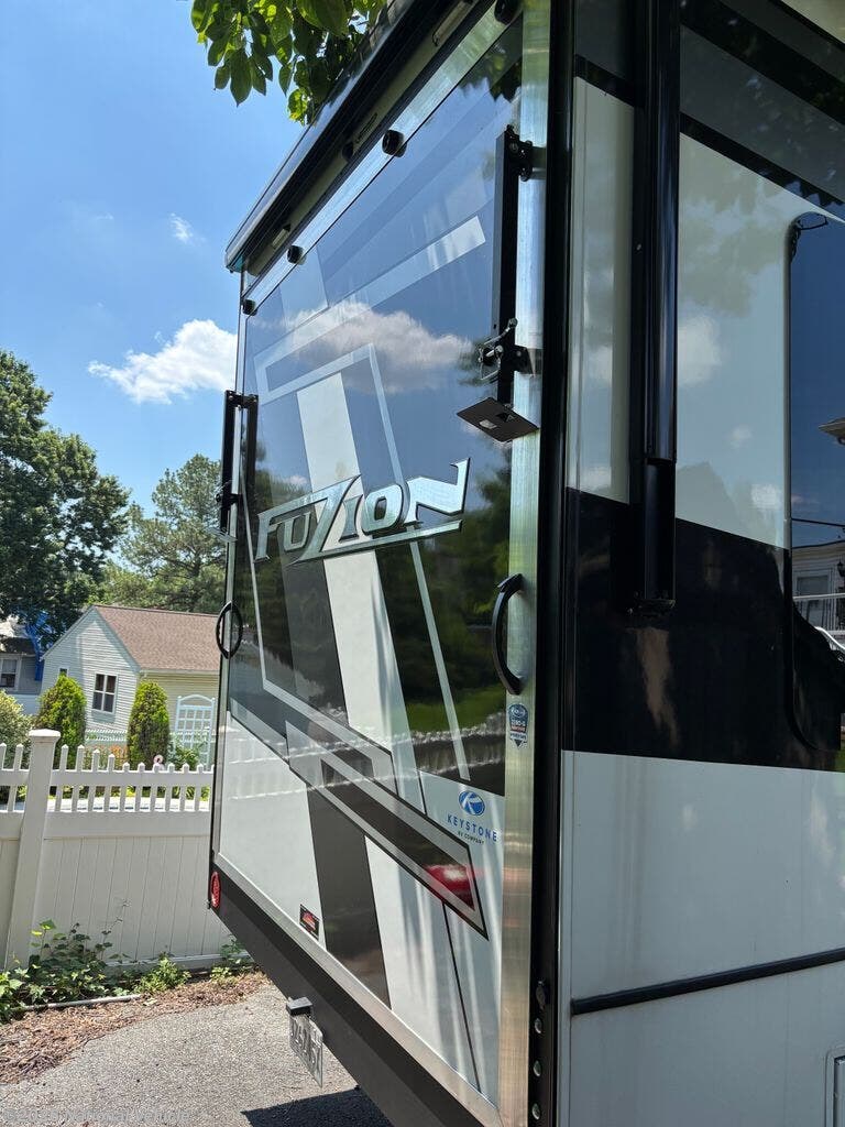 Used 2024 Keystone Fuzion 373 available in Halethorpe, Maryland