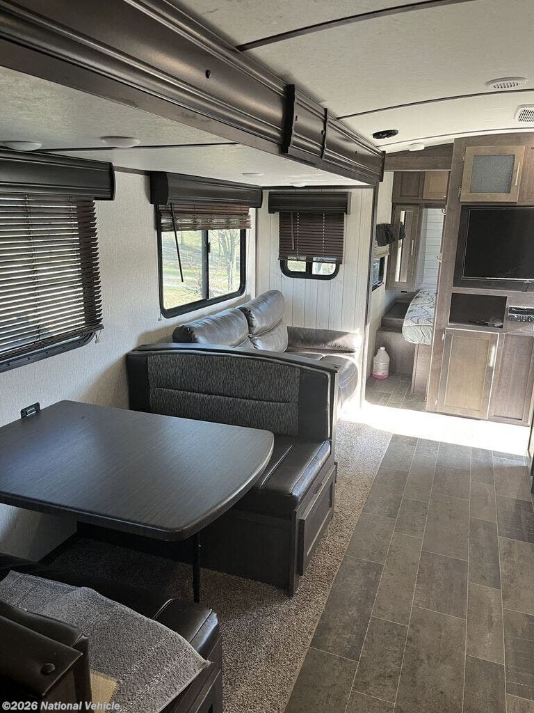 Used 2019 CrossRoads Sunset Trail Super Lite 289QB available in Richmond, Kentucky