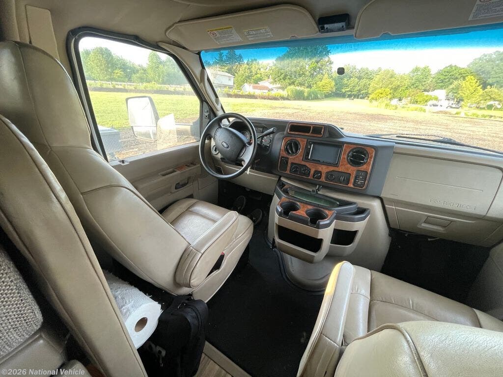 Used 2017 Thor Motor Coach Quantum 31LF available in Hudson, Ohio