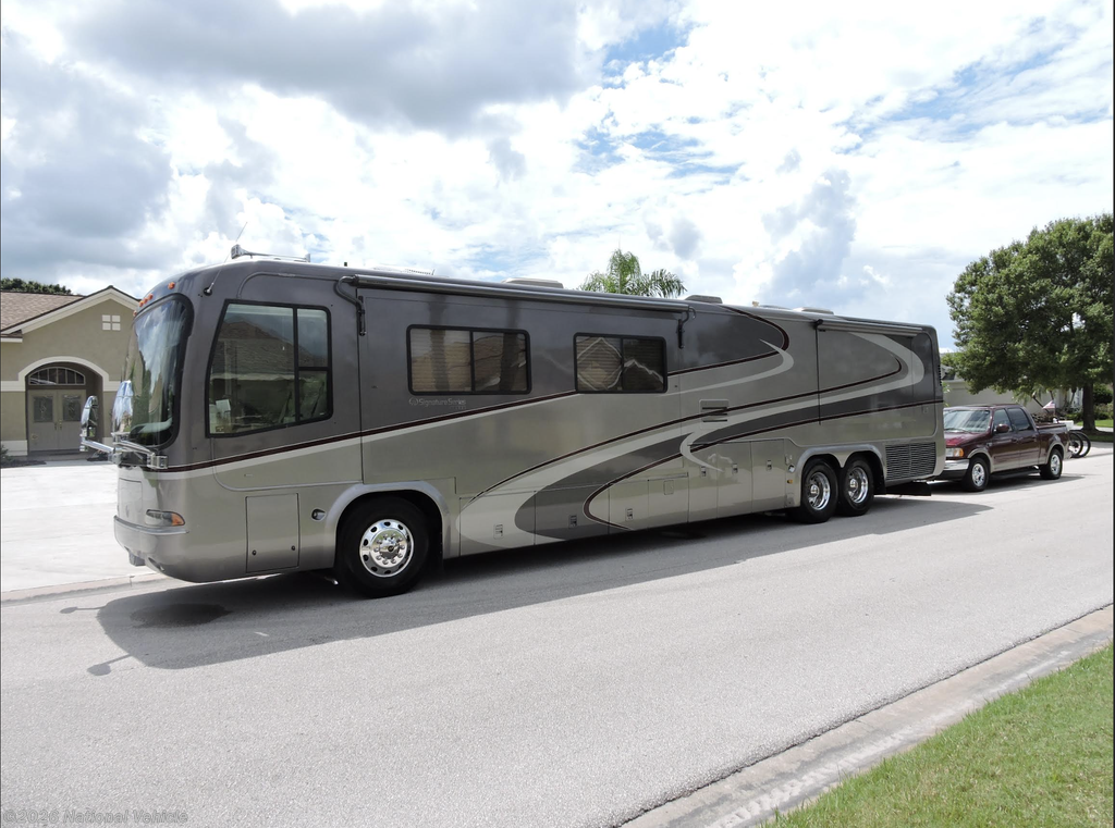 2003 Monaco RV Signature Commander - Used Class A For Sale by National Vehicle in Mulberry, Florida
