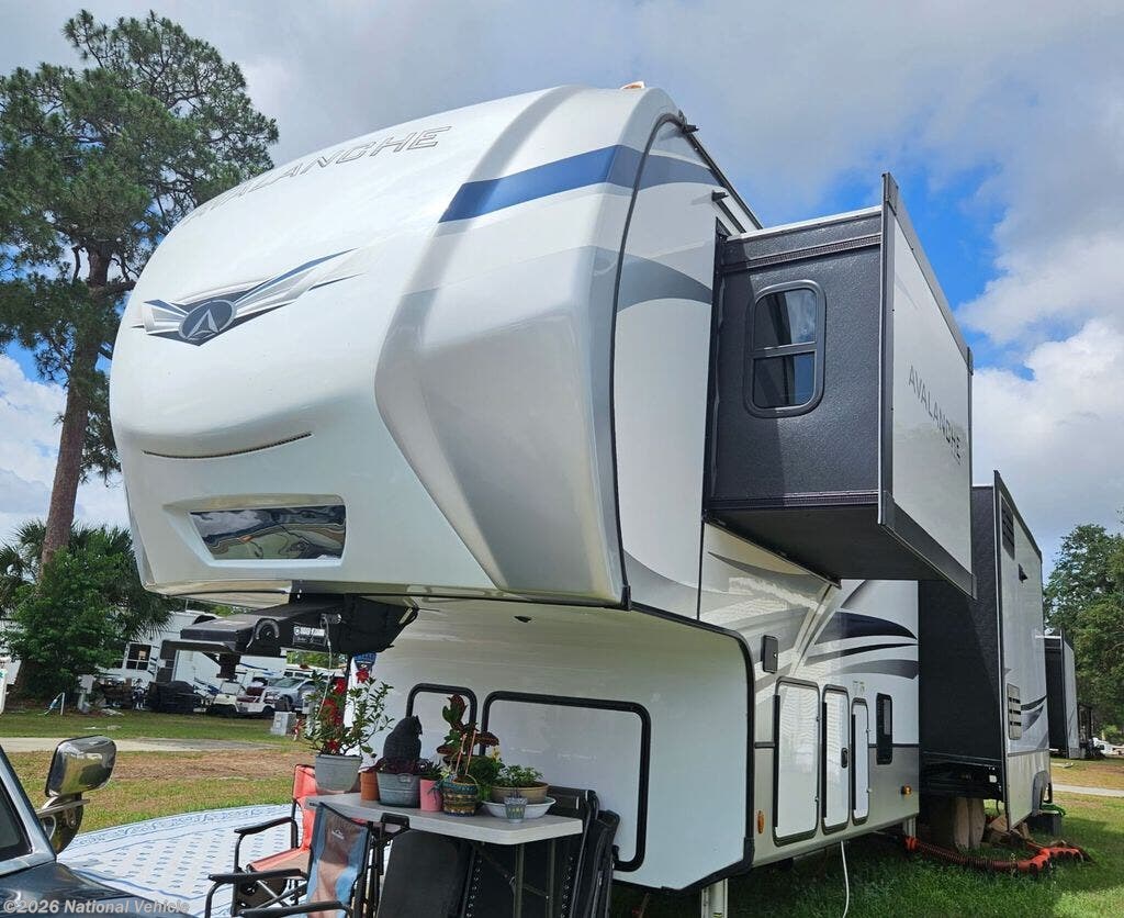 2023 Keystone Avalanche 390DS - Used Fifth Wheel For Sale by National Vehicle in Groveland, Florida