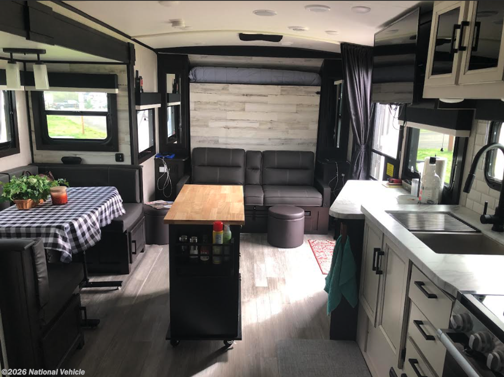 2023 Jayco White Hawk 25MBH - Used Travel Trailer For Sale by National Vehicle in Bend, Oregon