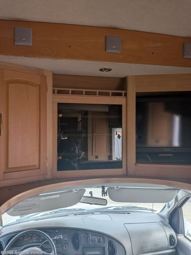 2005 Sundancer 30V by Itasca from National Vehicle in Emporia, Kansas