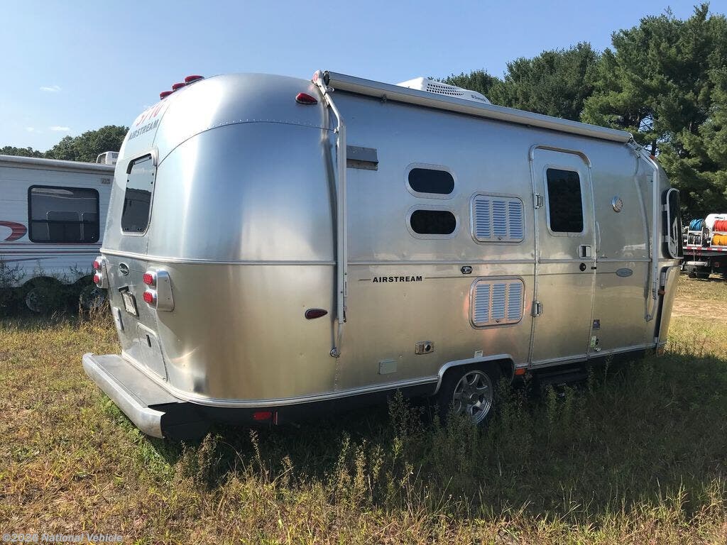 2014 Airstream Flying Cloud 20FB - Used Travel Trailer For Sale by National Vehicle in Granger, Indiana