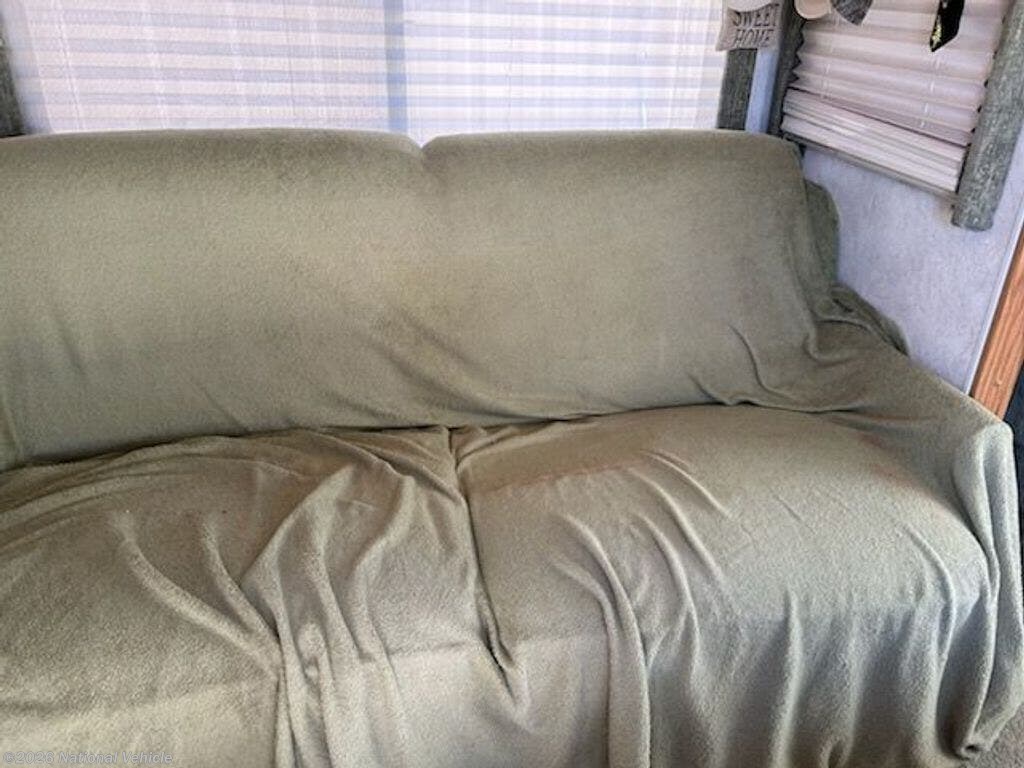 2003 Brave 32V by Winnebago from National Vehicle in Bridgeport, Texas