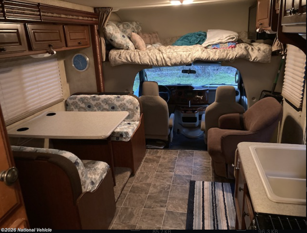 Used 2012 Thor Motor Coach Freedom Elite 26E available in Vancouver, Washington