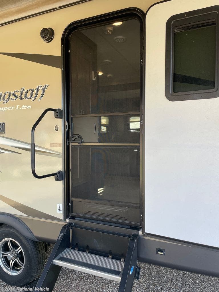 Used 2020 Forest River Flagstaff Super Lite 26FKBS available in Midlothian, Texas