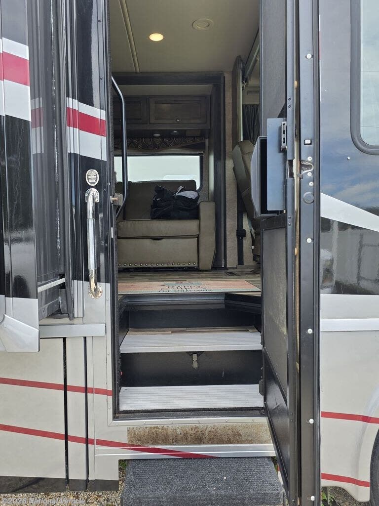 2016 Sightseer 36Z by Winnebago from National Vehicle in Punta Gorda, Florida