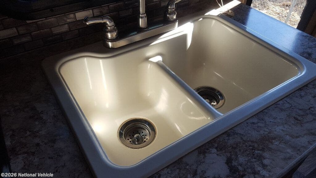 2017 Launch Ultra Lite 21FBS by Starcraft from National Vehicle in Grand Junction, Colorado