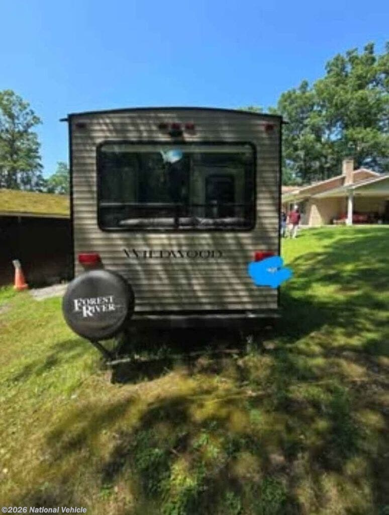 2020 Forest River Wildwood 27RE - Used Travel Trailer For Sale by National Vehicle in New Paris, Pennsylvania