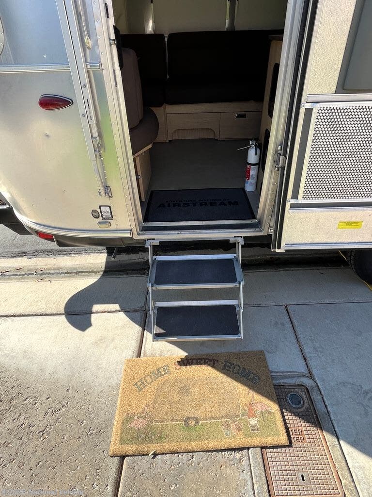 2019 Flying Cloud 27FB Queen by Airstream from National Vehicle in Mesquite, Nevada