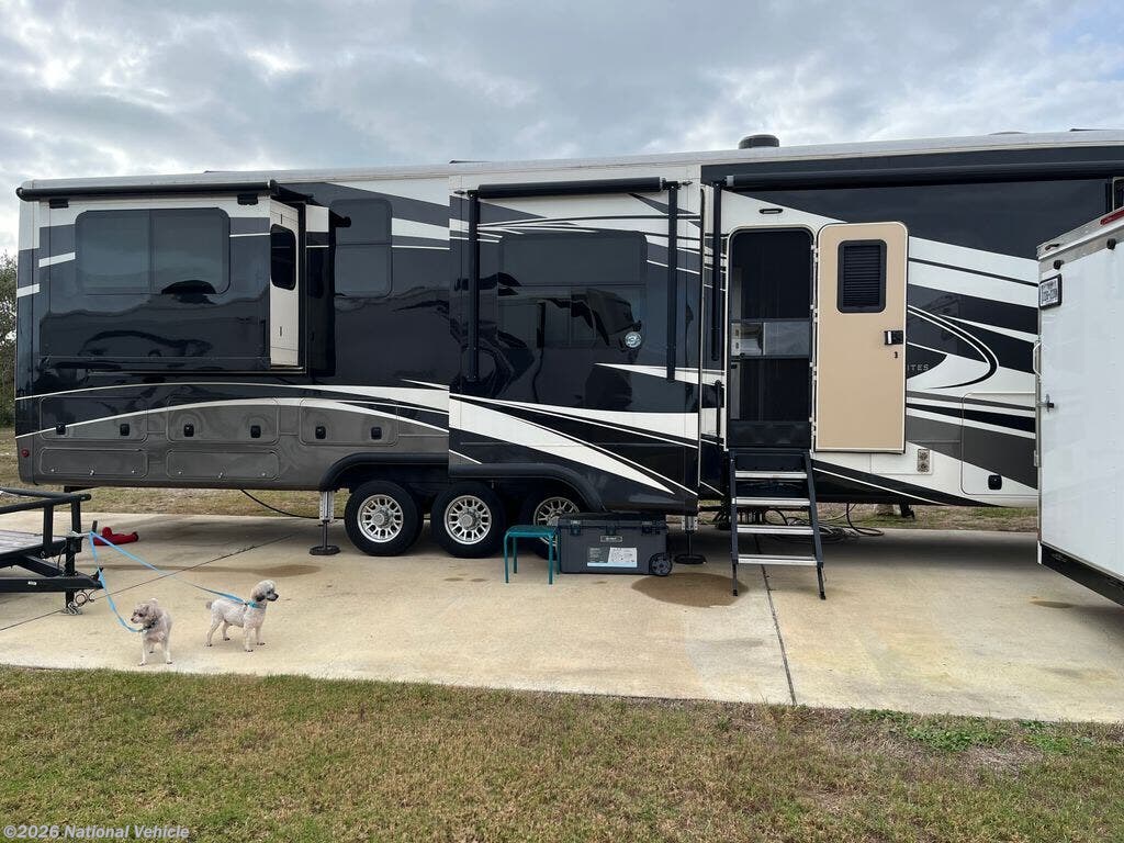 2020 DRV Mobile Suites 44 Columbus - Used Fifth Wheel For Sale by National Vehicle in Aransas Pass, Texas