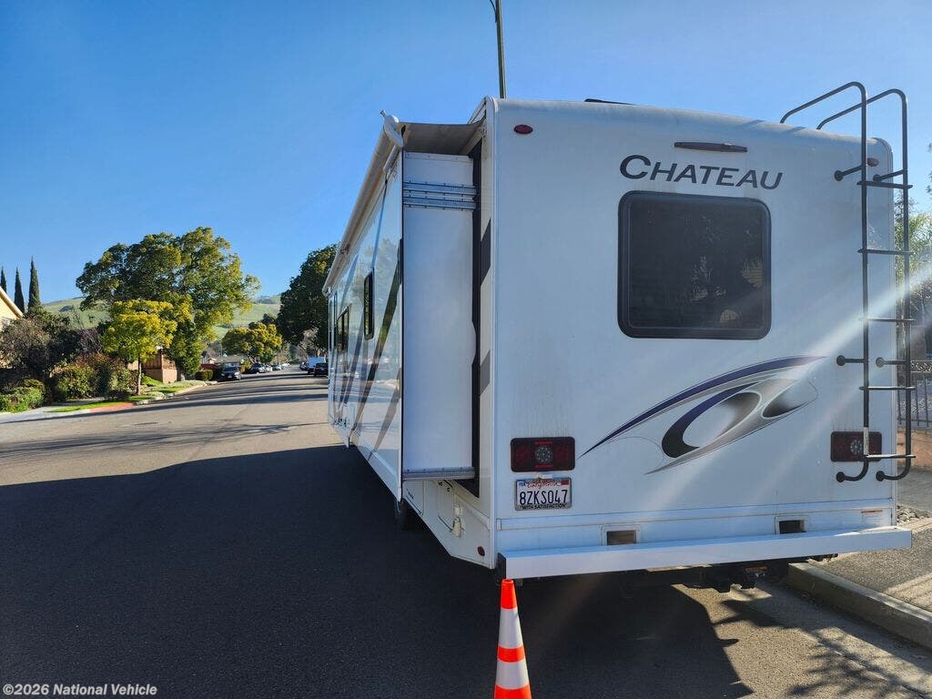 2022 Thor Motor Coach Chateau 31WV - Used Class C For Sale by National Vehicle in San Jose, California